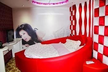 Tiandu Hotel Шанхай Екстериор снимка